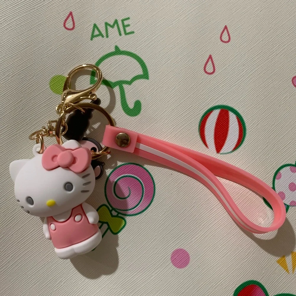 Hello Kitty Pink Keychain - Picture 3 of 16